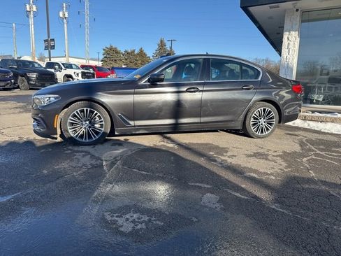 Used 2019 BMW 530i xDrive w/ Convenience Package image 2