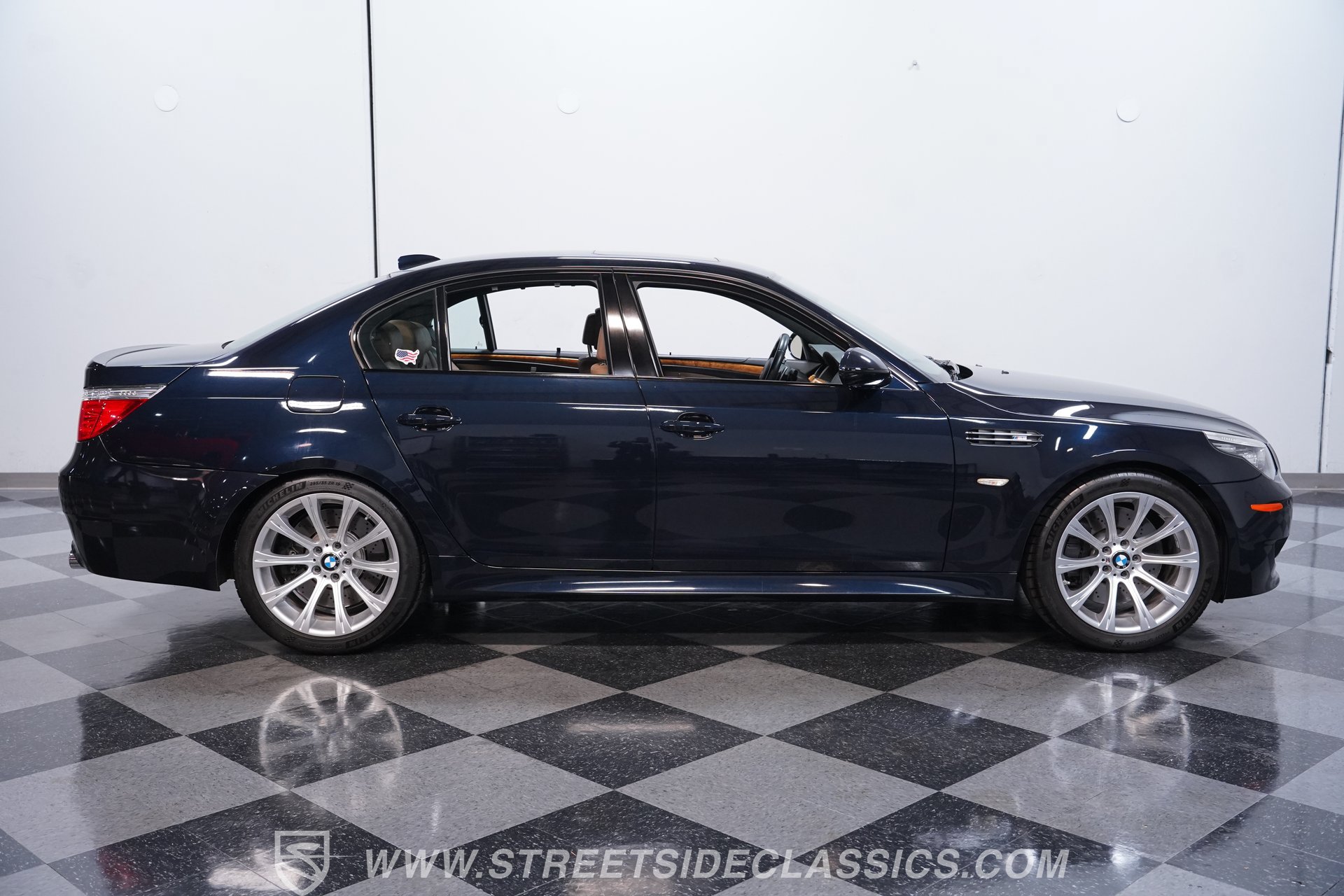 Used 2010 BMW M5 RWD image 12