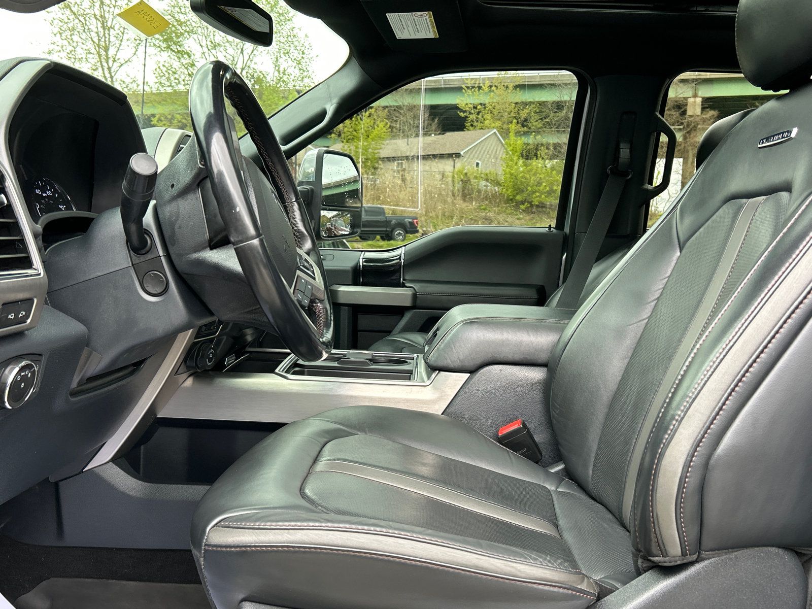Used 2022 Ford F350 Platinum AWD/4WD image 9