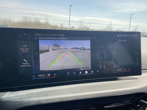 Used 2025 BMW 330i xDrive Sedan image 19