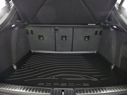 Certified 2025 Porsche Macan image 33