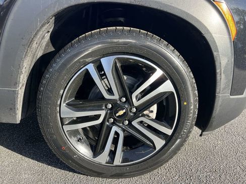 Used 2023 Chevrolet TrailBlazer LT w/ Convenience Package FWD image 12