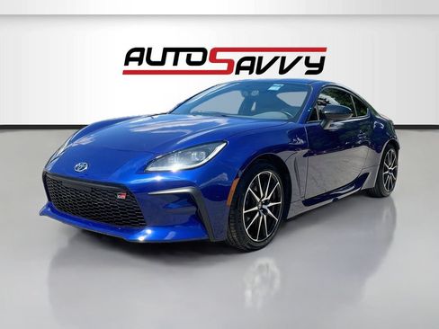 Used 2023 Toyota GR86 RWD image 3