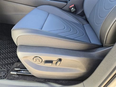 New 2026 Volkswagen Tiguan SE R-Line image 20