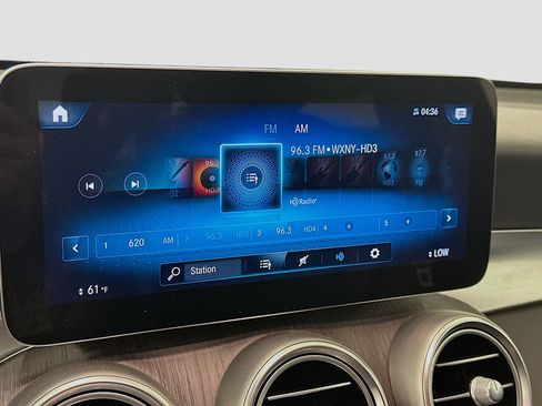 Used 2021 Mercedes-Benz GLC 300 4MATIC image 21