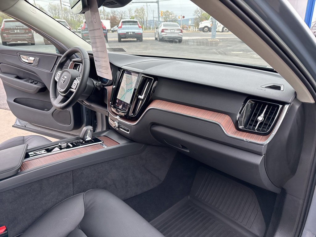 Certified 2023 Volvo XC60 B5 Plus w/ Climate Package AWD/4WD image 38