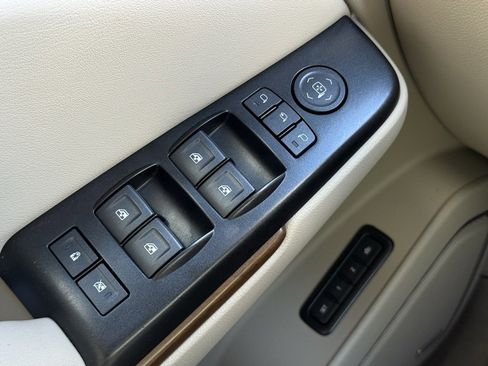 Used 2019 GMC Yukon XL Denali w/ Denali Ultimate Package image 18