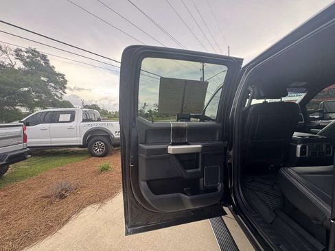 Used 2022 Ford F350 Lariat w/ Lariat Ultimate Package AWD/4WD image 29