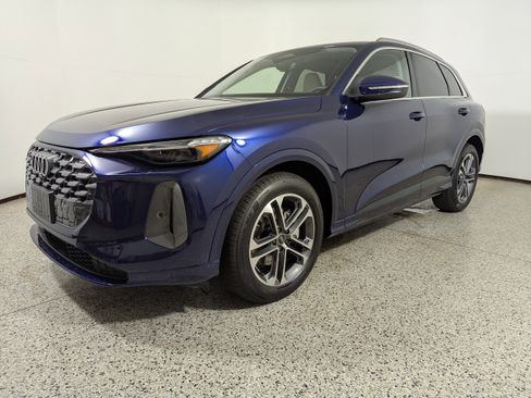 New 2025 Audi Q5 Prestige image 3