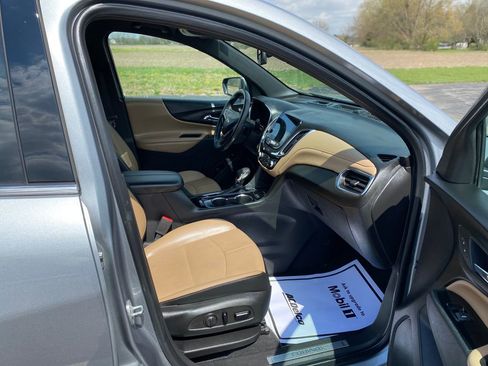 Used 2023 Chevrolet Equinox Premier image 12