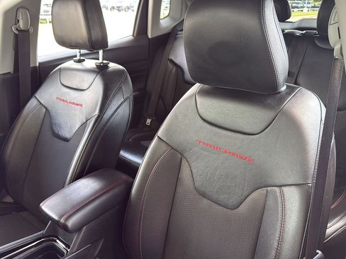 Used 2022 Jeep Compass Trailhawk image 17
