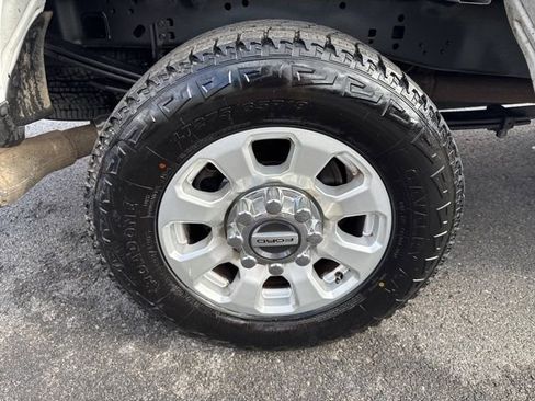 Used 2024 Ford F250 XLT image 11