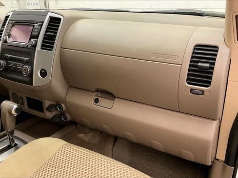 Used 2016 Nissan Frontier SV image 14