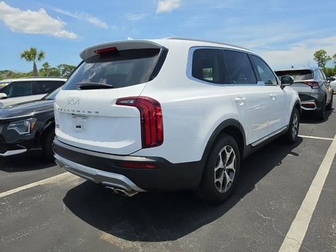 Certified 2022 Kia Telluride EX FWD image 17