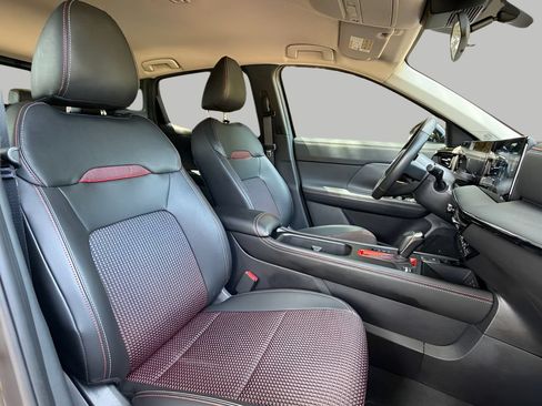 Used 2026 Nissan Kicks SR AWD/4WD image 10