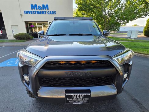 Used 2015 Toyota 4Runner SR5 AWD/4WD image 5
