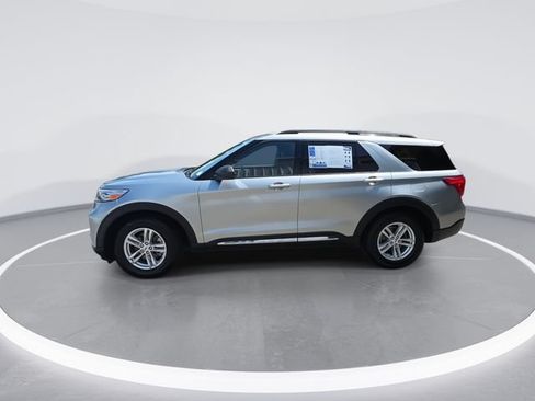 Used 2020 Ford Explorer XLT w/ Equipment Group 202A RWD image 5