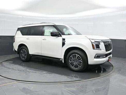 New 2026 Nissan Armada SL w/ Captain's Chari Seat Package image 4