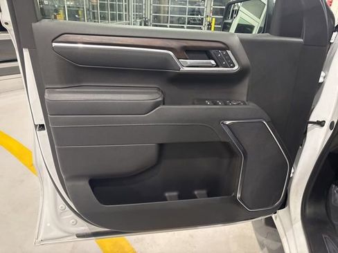 Used 2025 GMC Sierra 1500 SLT image 12