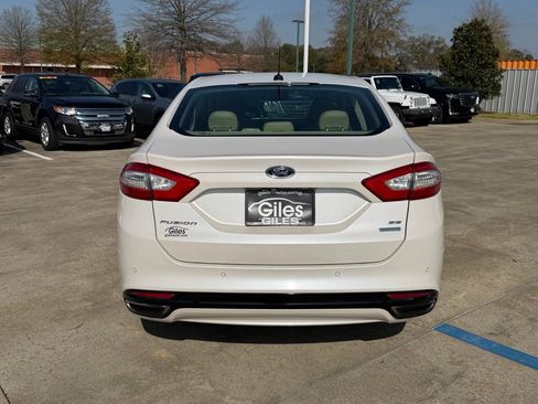 Used 2014 Ford Fusion SE w/ Equipment Group 202A image 4