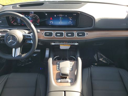 New 2026 Mercedes-Benz GLS 580 4MATIC image 18