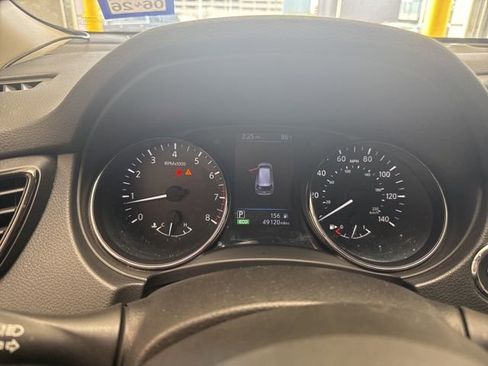 Used 2020 Nissan Rogue SV FWD image 11