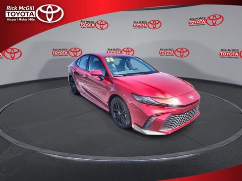 Used 2025 Toyota Camry SE w/ Multimedia Upgrade Package FWD image 2