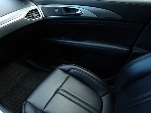 Used 2017 Lincoln MKZ Premiere image 9