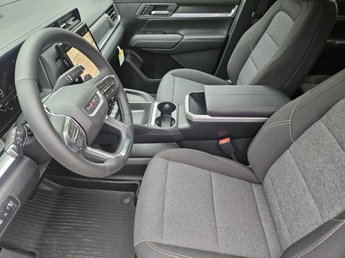New 2027 GMC Terrain Elevation w/ LPO, Floor Liner Package FWD image 9