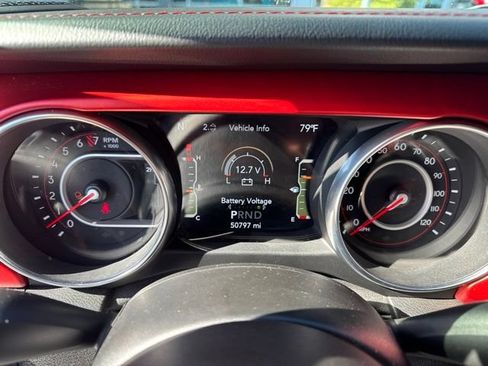Used 2021 Jeep Gladiator Rubicon AWD/4WD image 3