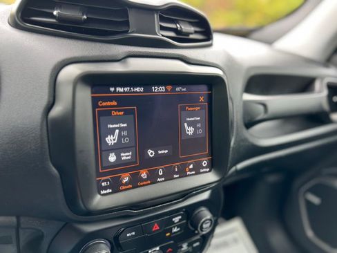 Used 2021 Jeep Renegade Limited w/ Sun & Sound Group image 24