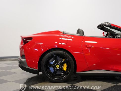 Used 2020 Ferrari Portofino RWD image 30