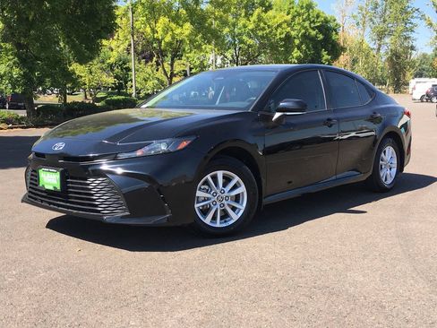 Used 2025 Toyota Camry LE w/ Convenience Package AWD/4WD image 1