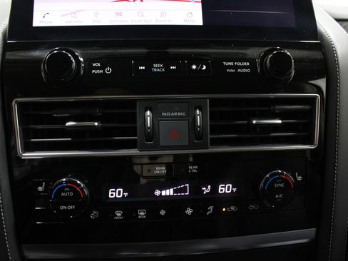 Used 2024 INFINITI QX80 Luxe image 20