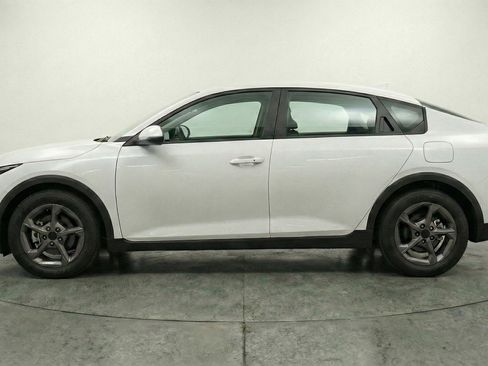 Used 2025 Kia K4 LXS image 5