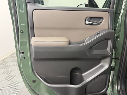 Used 2022 Nissan Frontier SV w/ Technology Package image 32