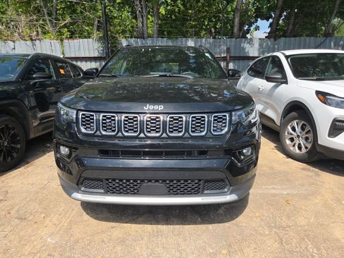 Used 2025 Jeep Compass Limited AWD/4WD image 7
