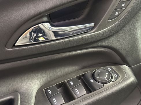 Used 2022 Chevrolet Equinox LT FWD image 16