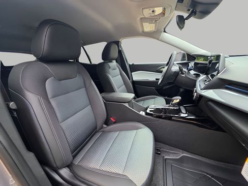 New 2026 Chevrolet Trax LT w/ Midnight Edition FWD image 10