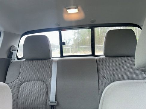 Used 2021 Nissan Frontier SV w/ Midnight Edition Floor Mats image 21