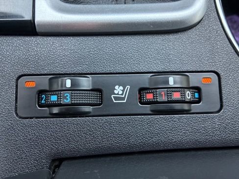 Used 2016 Toyota Highlander Limited image 50