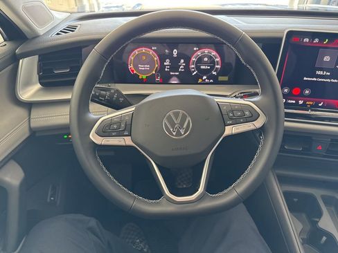 New 2026 Volkswagen Tiguan SE AWD/4WD image 14