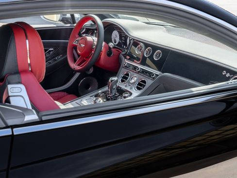 Used 2024 Bentley Continental GT Mulliner image 17