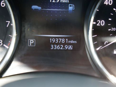 Used 2016 Nissan Rogue S FWD image 40