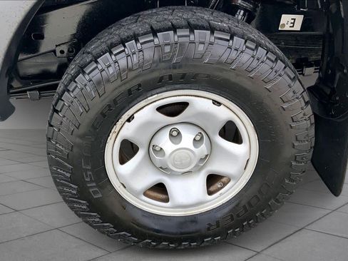 Used 2015 Toyota Tacoma 4x4 Access Cab w/ Convenience Package image 10