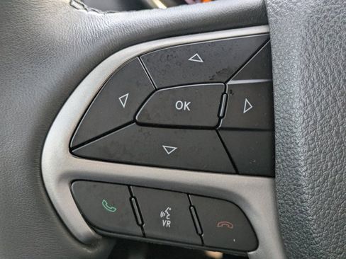 Used 2018 Jeep Grand Cherokee Limited image 21