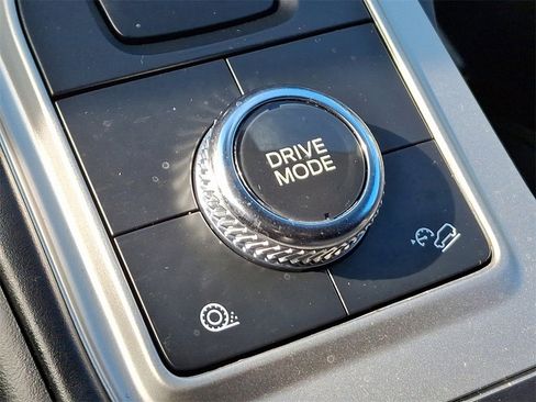 Certified 2023 Ford Explorer XLT image 25