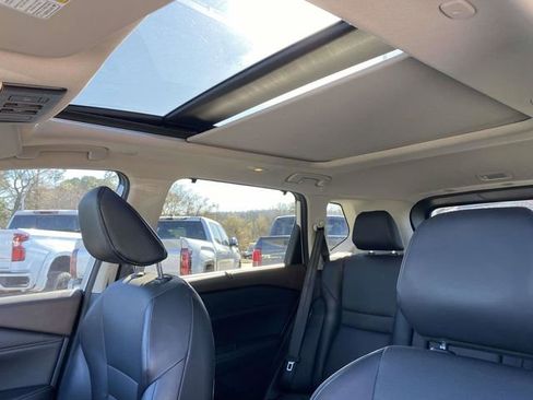 Used 2023 Nissan Rogue SV w/ SV Premium Package image 17