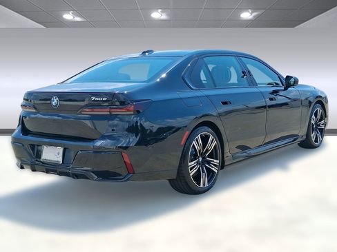 New 2026 BMW 750e xDrive w/ Executive Package image 7