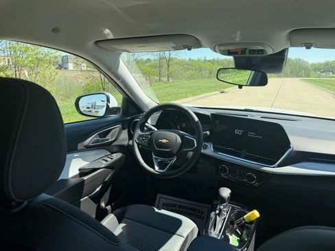 New 2026 Chevrolet Trax LT FWD image 18